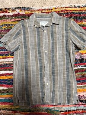 American Eagle Outfitters Men’s Short-Sleeve Striped Button-Up Shirt